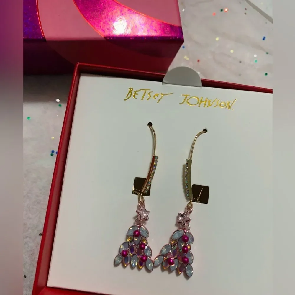 NWT Betsey Johnson Christmas Tree Dangle Earrings